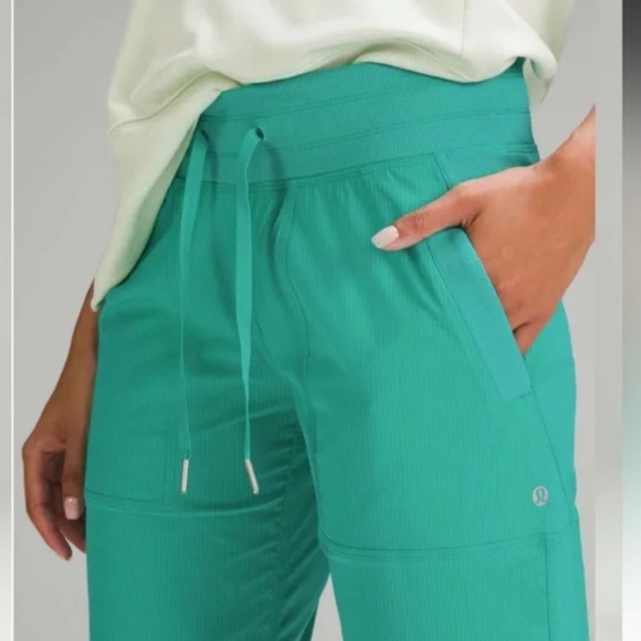 Lululemon Dance Studio Mid-Rise Pants -  Size 8 - Kelly Green - Picture 2 of 10